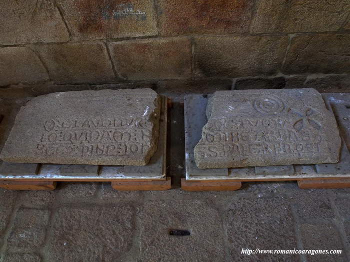 LAPIDA DE SEPULTURA ABACIAL EN LA NAVE